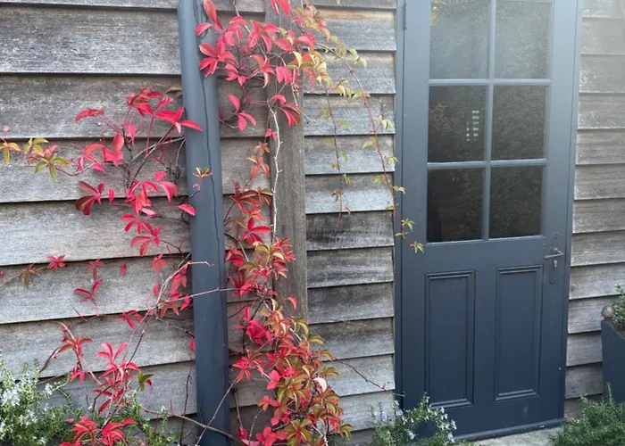 Elm Cottage Barn