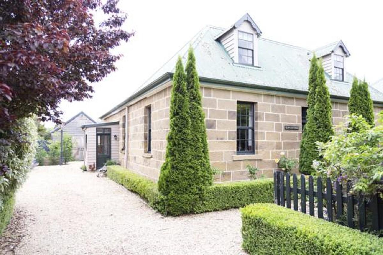 Elm Barn 3*